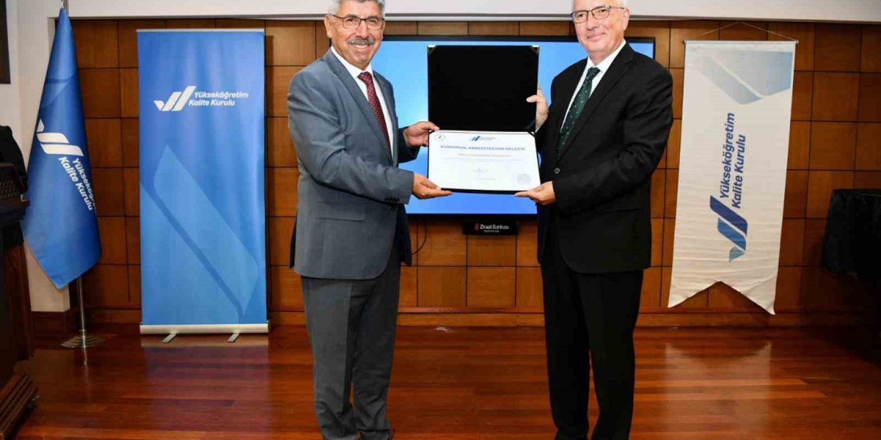 MSKÜ, Kurumsal Akreditasyon Belgesini teslim aldı