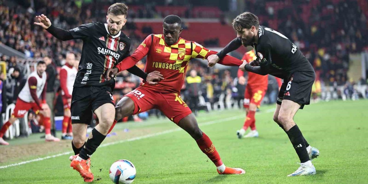 Göztepe, Dennis için Anderlecht’in teklifini yetersiz bularak reddetti
