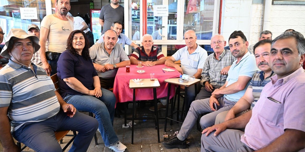 Başkan Çerçioğlu Salı Pazarı’nda vatandaşlarla buluştu
