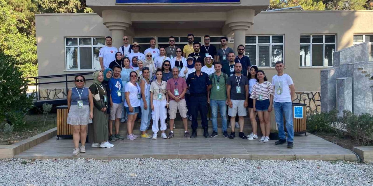 Kuşadası’nda öğretmenler doğayla buluştu