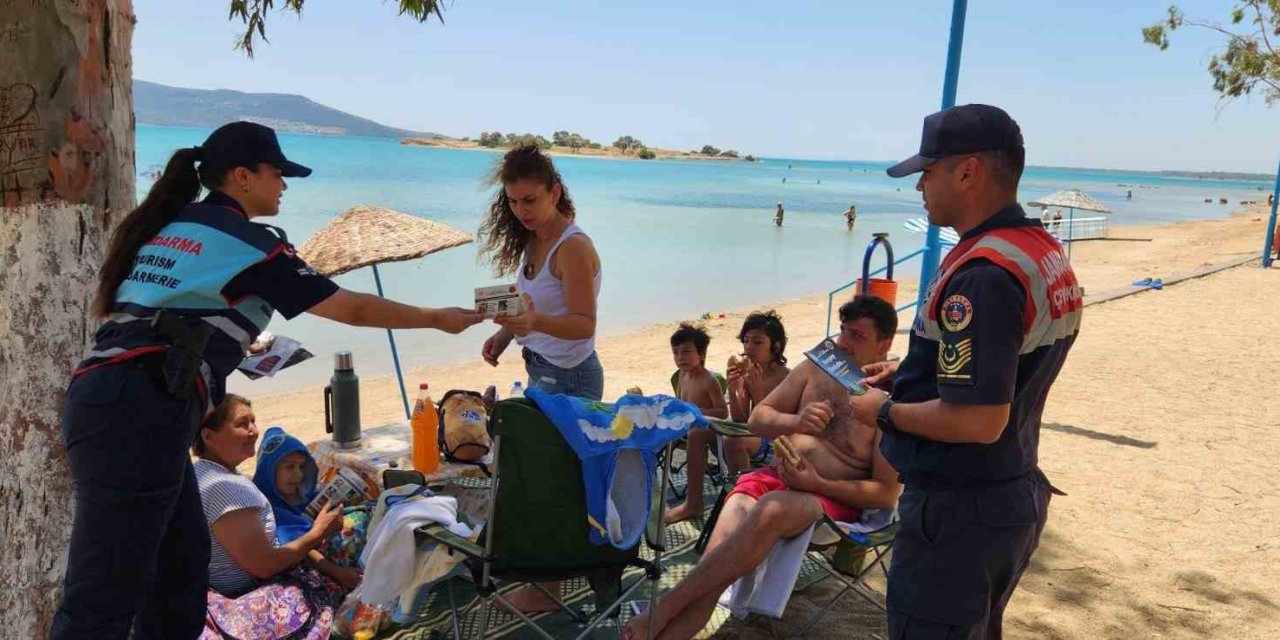 Didim’de jandarma ekipleri vatandaşları orman yangınlarına karşı bilinçlendirdi