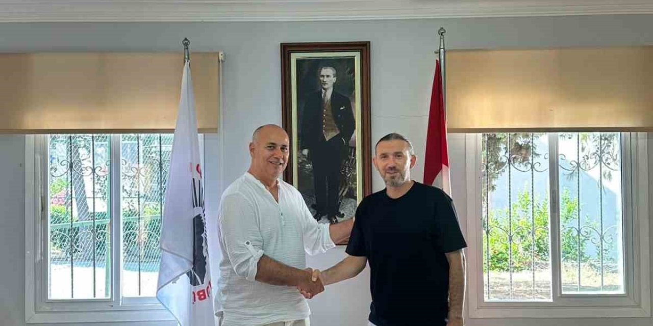 Kuşadasıspor’da Teknik Direktör Sarı göreve başladı