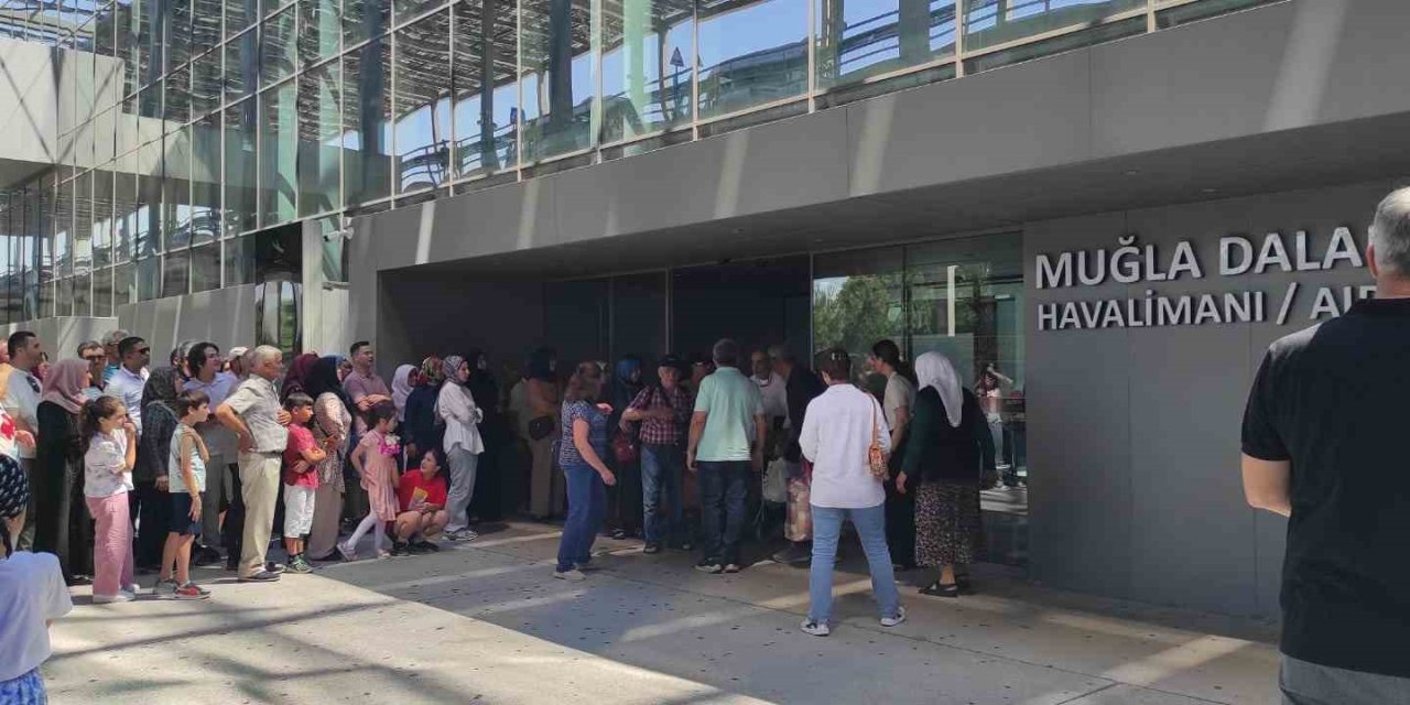 Muğla hacıları yurda döndü