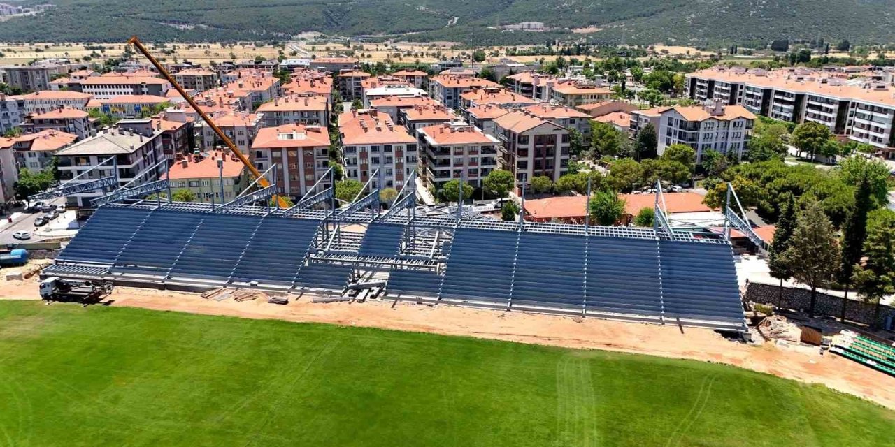 Muğla Atatürk Stadyumu’nda yeni tribün inşaatı hızla sürüyor