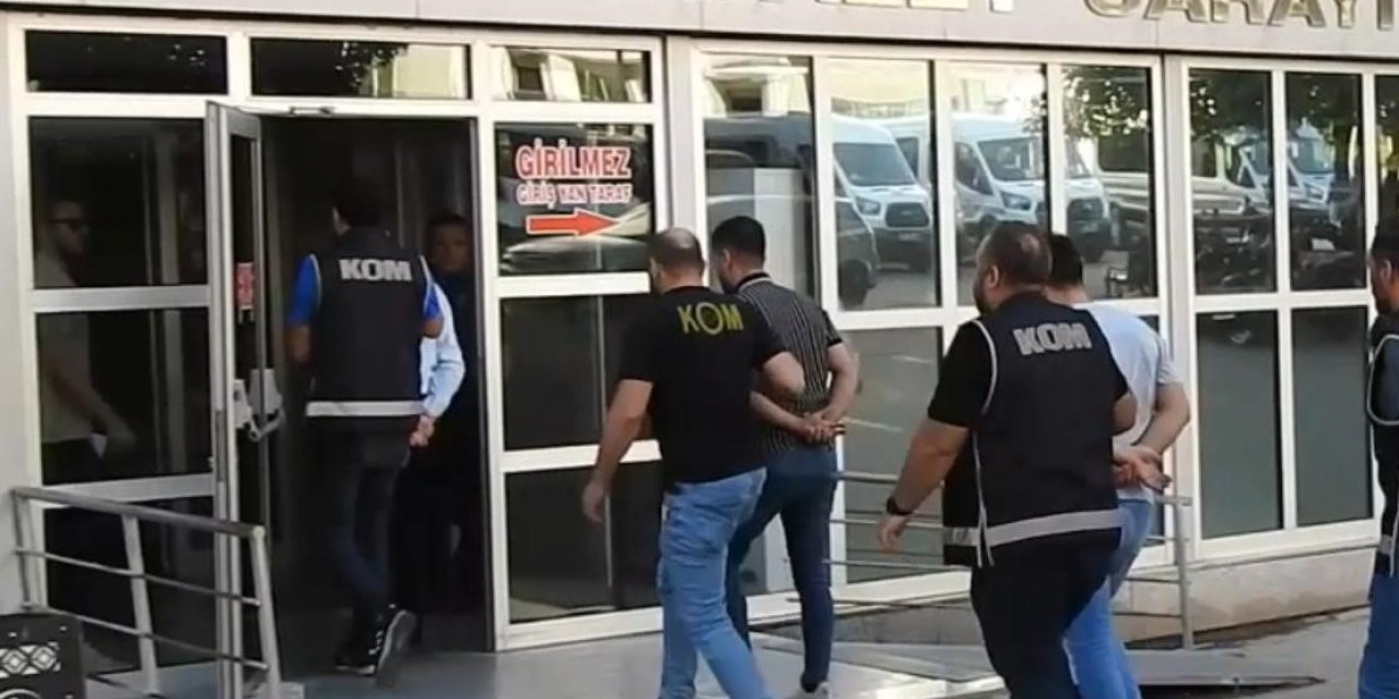 Denizli’de 5 kişiyi mağdur eden 3 şüpheli 10 milyonluk senetle yakalandı