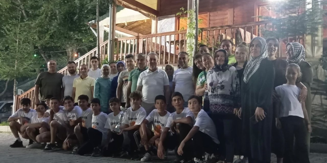 Başkan Erol şampiyon sporcuları ağırladı