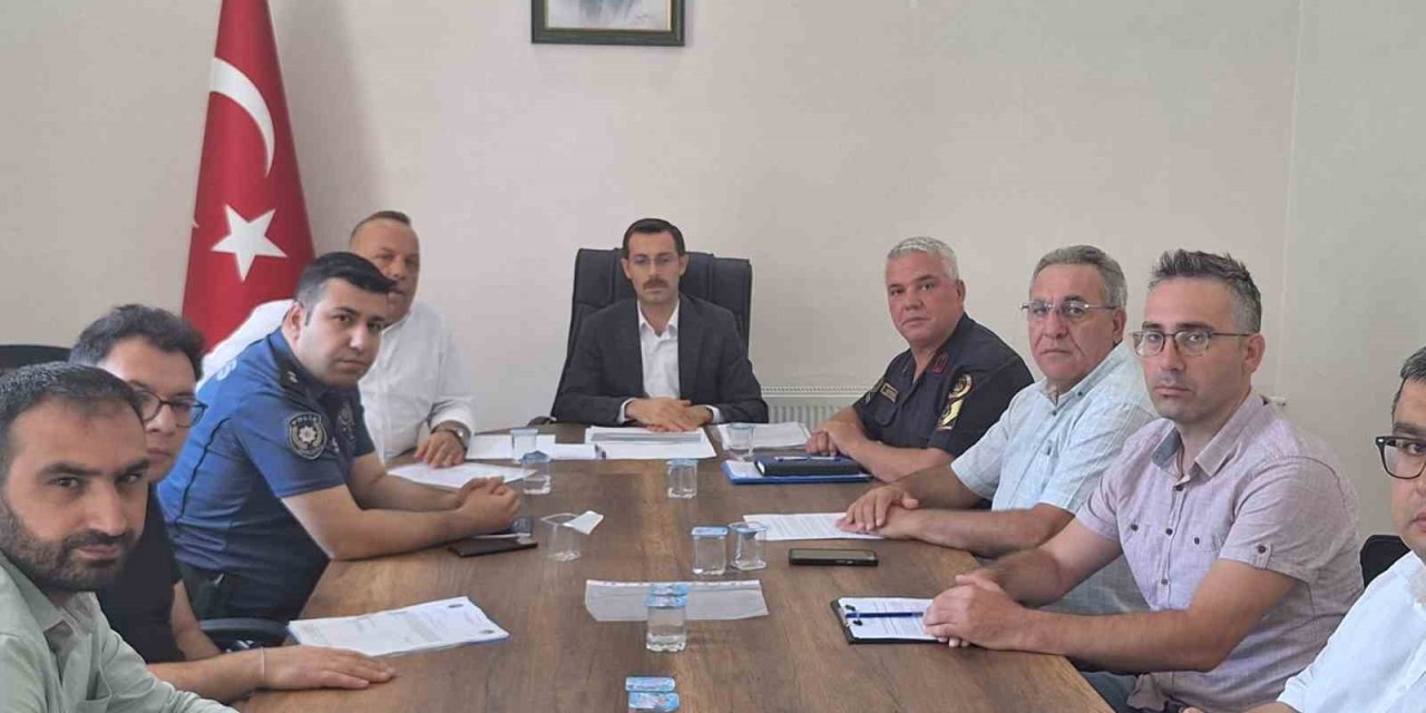 Bozdoğan’da sokak hayvanlarıyla ilgili değerlendirme toplantısı yapıldı