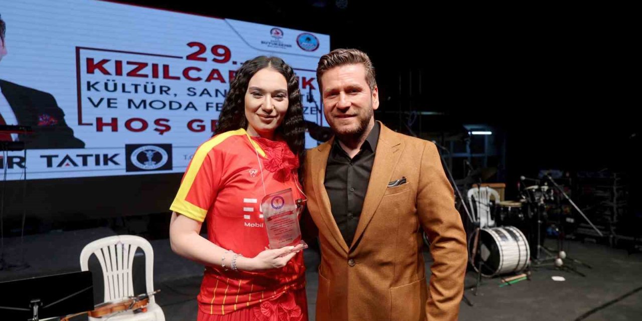 Meltem Leylekoğlu, Tavas’ta hayranlarıyla buluştu