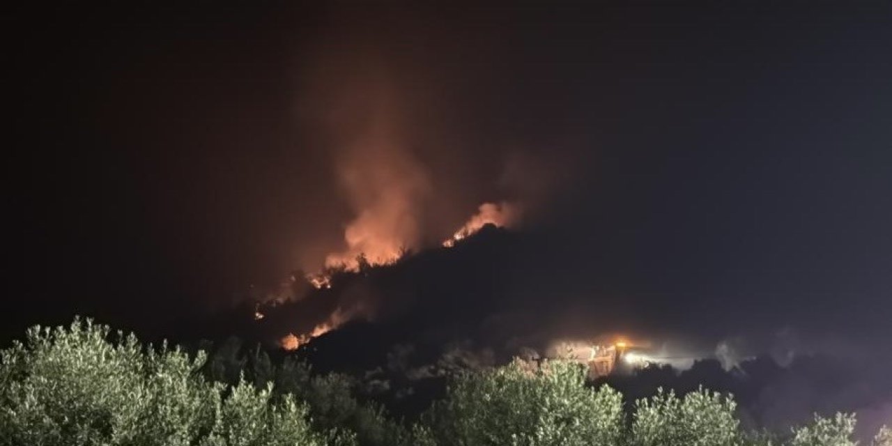 İzmir’deki yangın yerleşim yerlerini tehdit etmeye devam ediyor