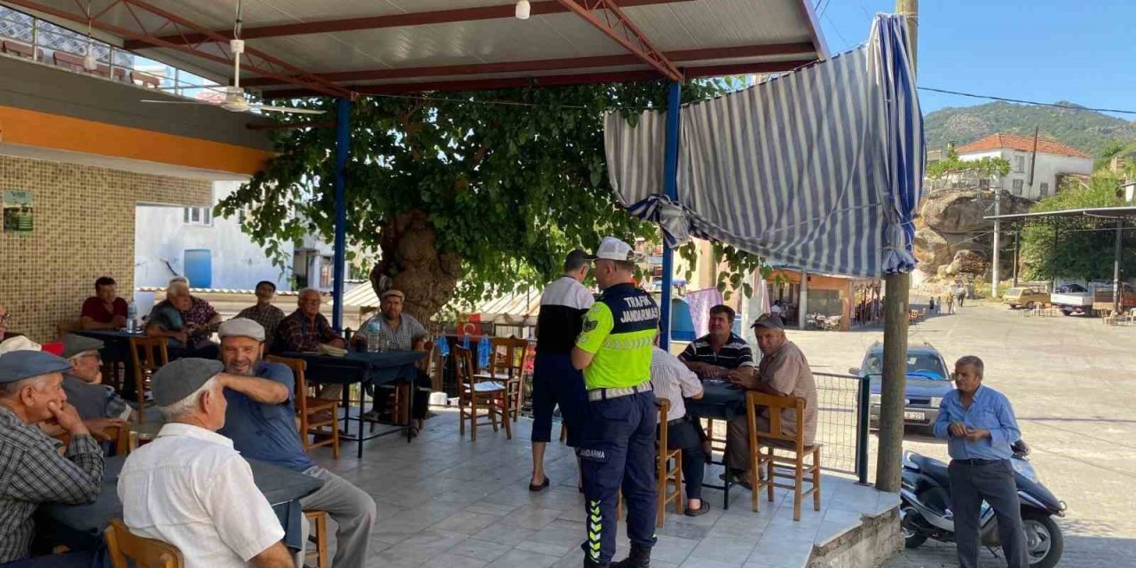 Traktör sürücülerine güvenlik eğitimi
