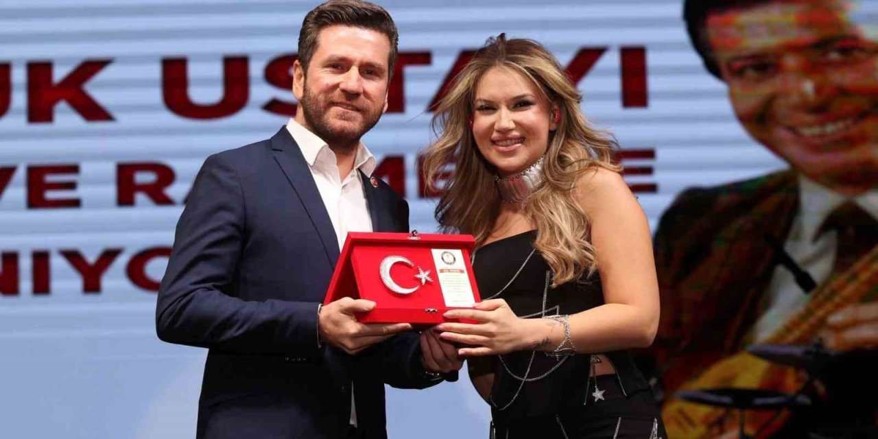 Kızılcabölük Festivalinde 50 kazan keşkek vatandaşlara dağıtıldı