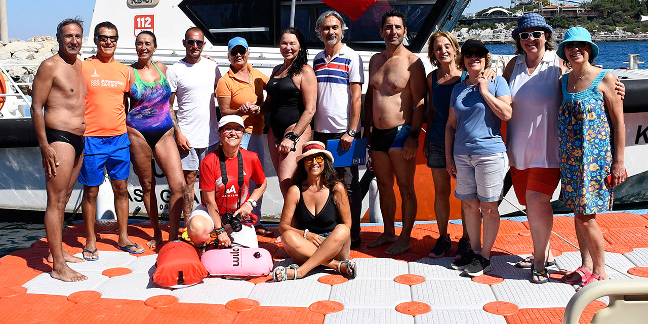 Kuşadası’nda Denizcilik ve Kabotaj Bayramı yüzme etkinliği tamamlandı