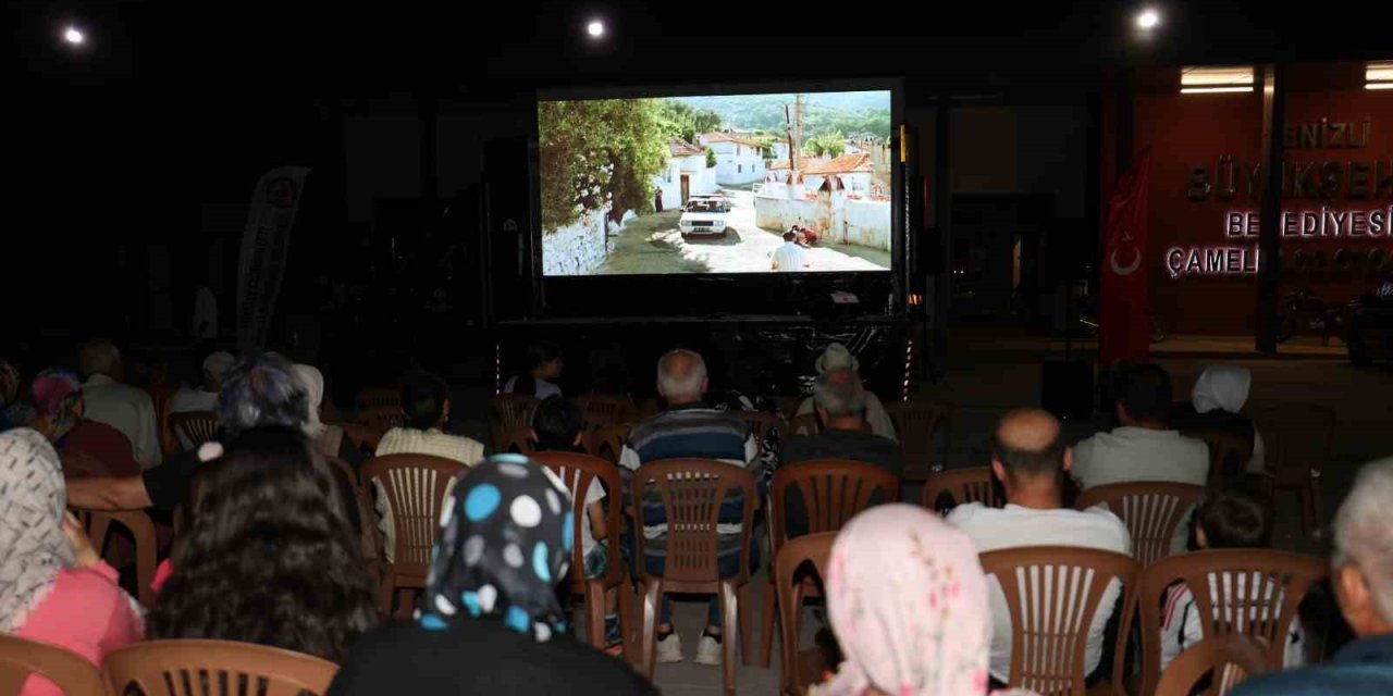Çameli’nde sinema ve türkü dolu yaz akşamı