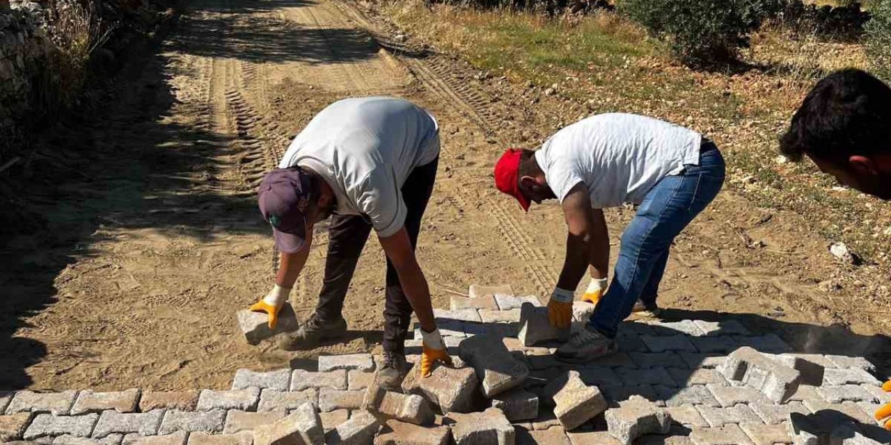 Yaykın Mahallesi’nde yol çalışmaları devam ediyor