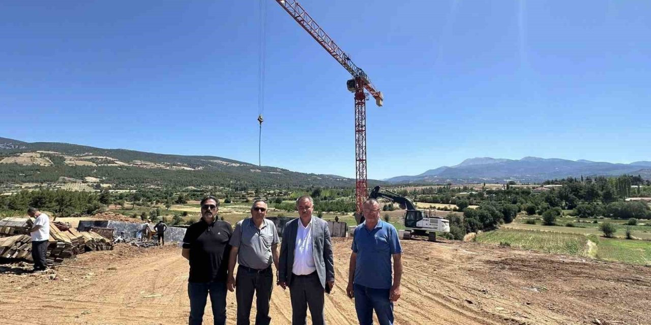 Başkan Pütün, yapımına başlanan Beyağaç toplu konutlarını inceledi