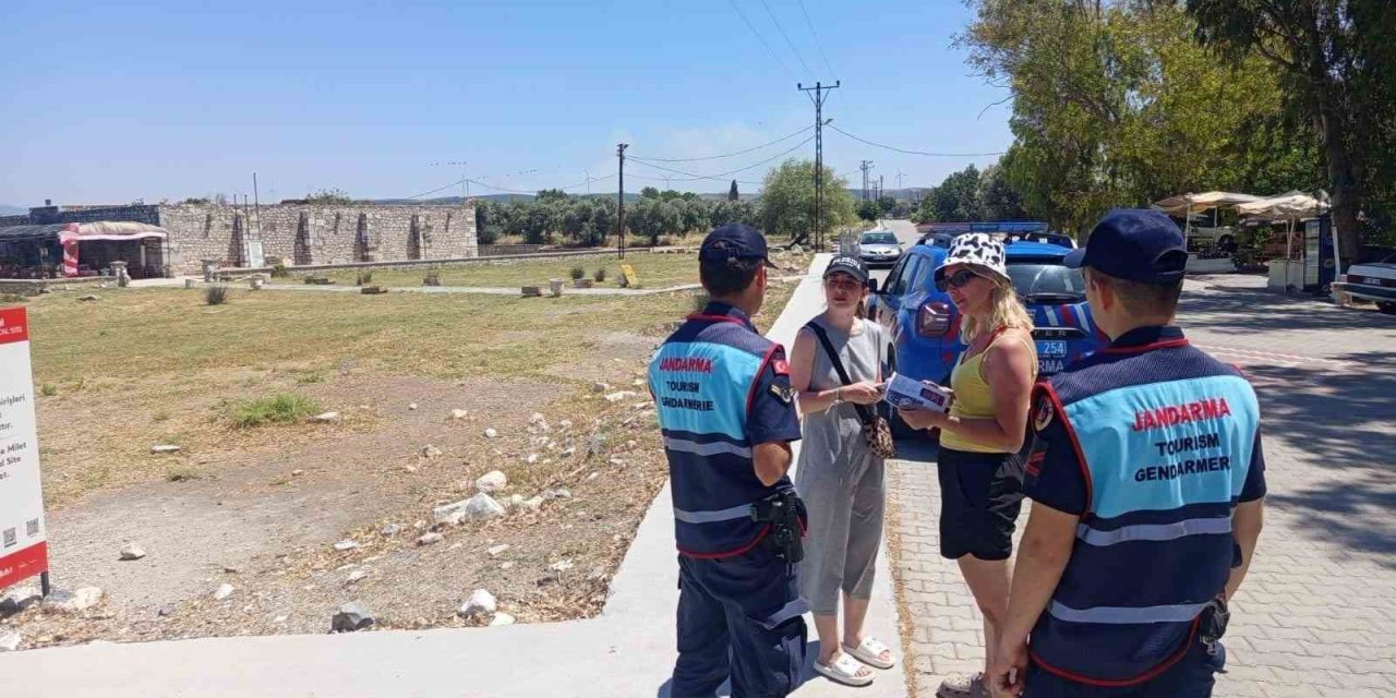 Didim jandarması vatandaşları bilgilendirdi