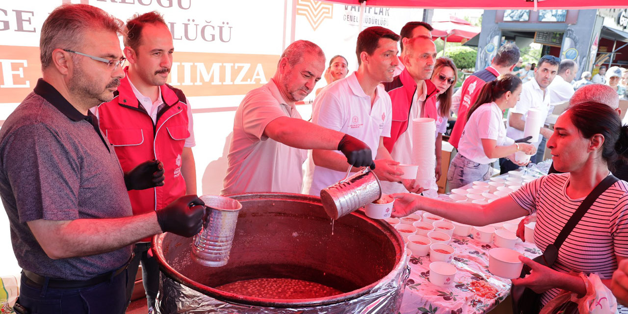 Aydın’da geleneksel aşure ikramı coşkuyla gerçekleştirildi