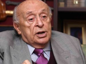 9 . Cumhurbaşkanı Demirel Hastaneye Kaldırıldı