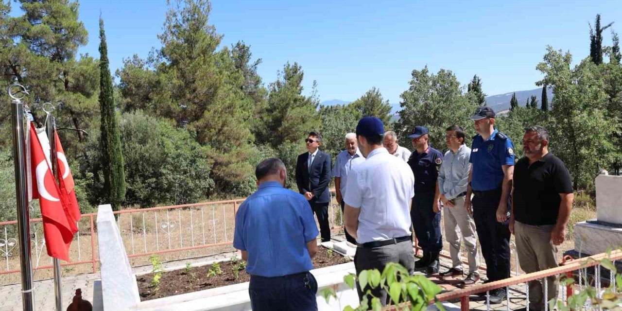 Şehit Uzman Çavuş Ceylan, mezarı başında anıldı