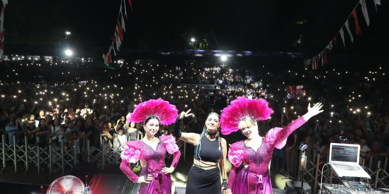 47. Honaz Kiraz Festivali muhteşem Zara konseriyle son buldu