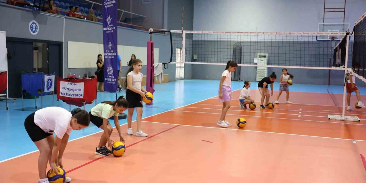 Başkan Çerçioğlu, minik sporcuları voleybolla buluşturuyor