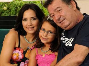 Kayahan’ın Eşine Dostlarından Taziye Ziyareti