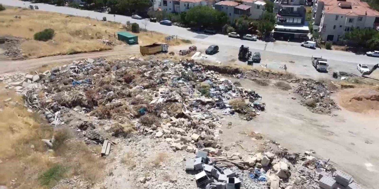 Foça’da gezi rotası önce çöplük sonra deniz
