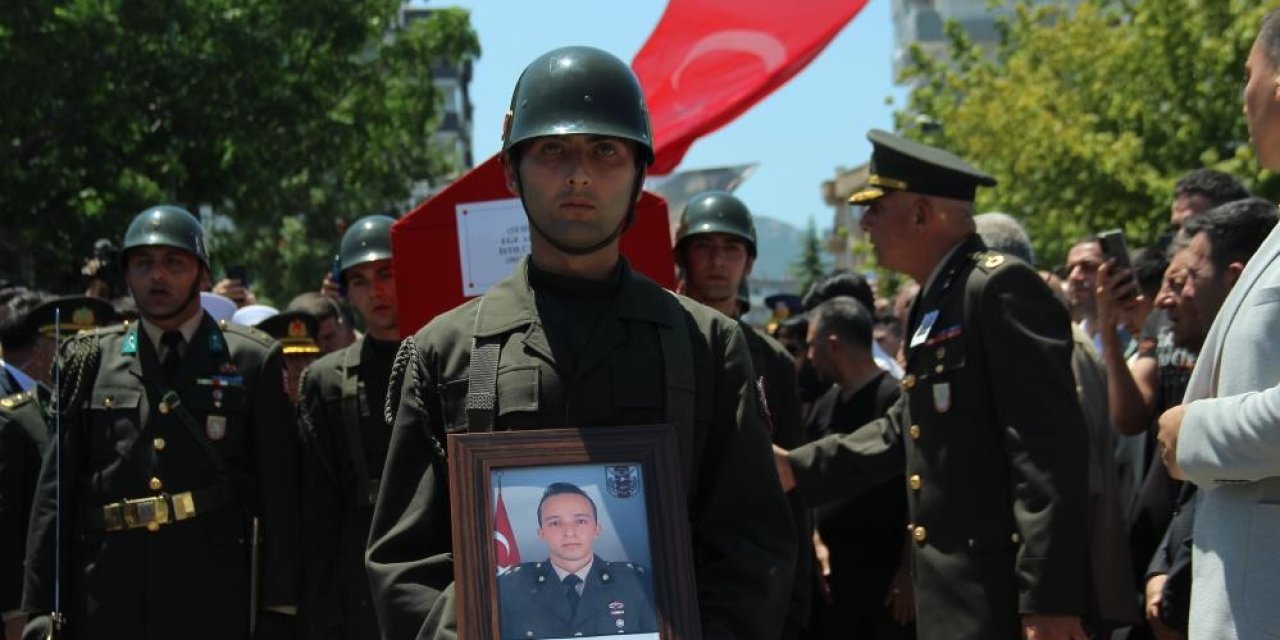 Aydınlı Şehit Üsteğmen Ege Akar, İzmir’de dualarla son yolculuğuna uğurladı
