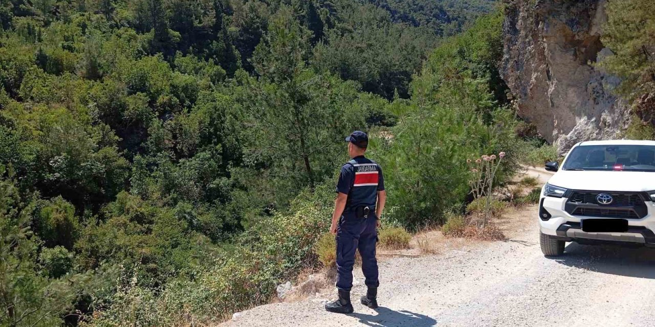 Milli Park’ta yasak alana giren 12 kişiye 35 bin lira ceza