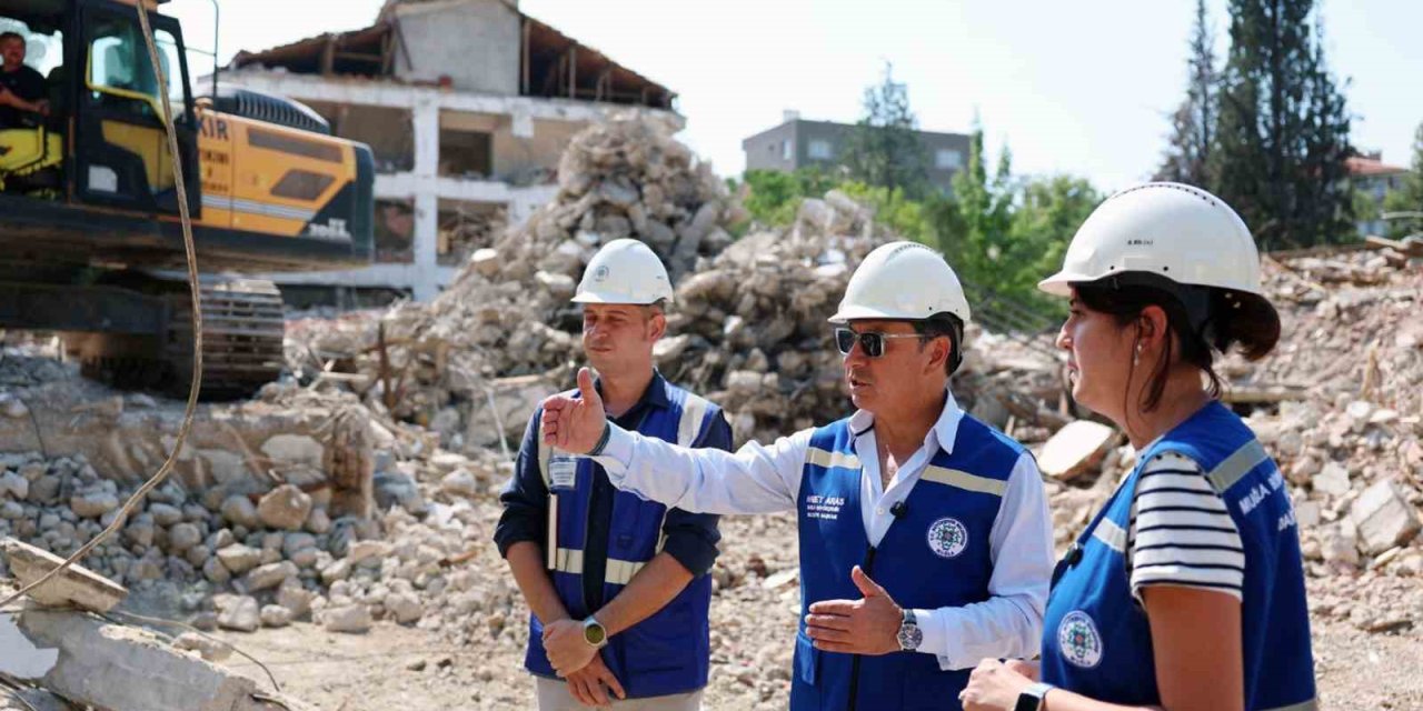 Başkan Aras, Huzurevi yenileme çalışmalarını inceledi