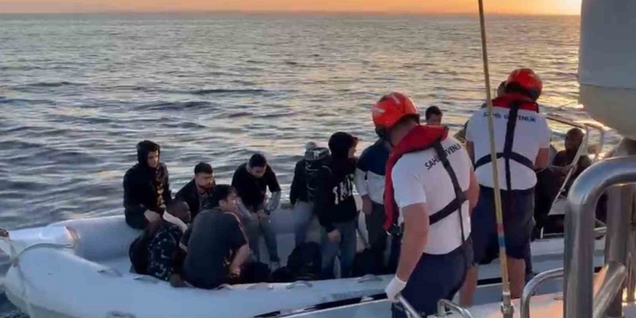 Didim’de 21 düzensiz göçmen kurtarıldı