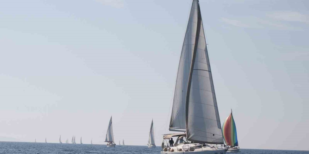 Foça, yelken şenliğine hazırlanıyor