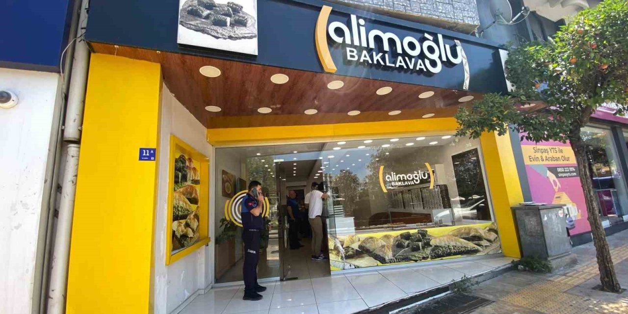 Fare görüntüleri ile gündeme gelen baklavacıya 60 bin TL cezai işlem uygulandı