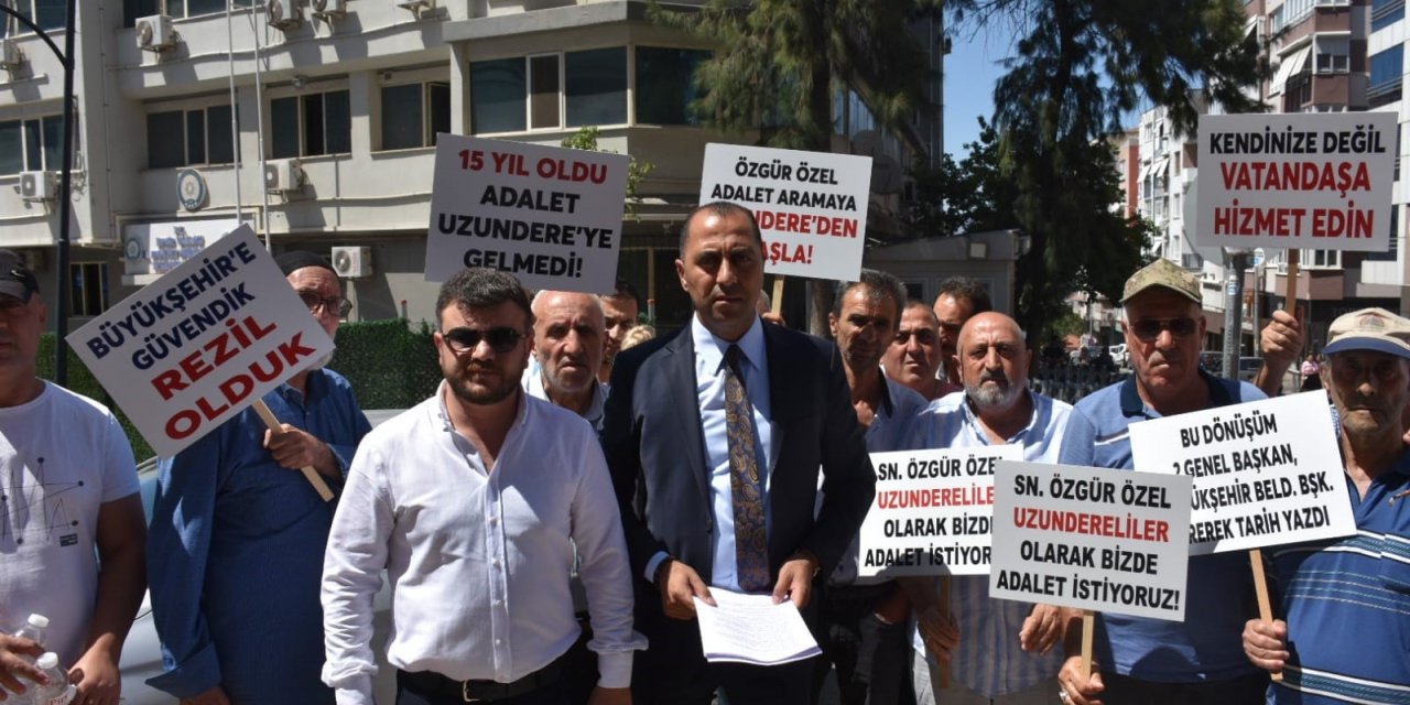 İzmir’de kentsel dönüşüm mağdurları isyan etti: "15 yıllık bekleyiş yeter!"