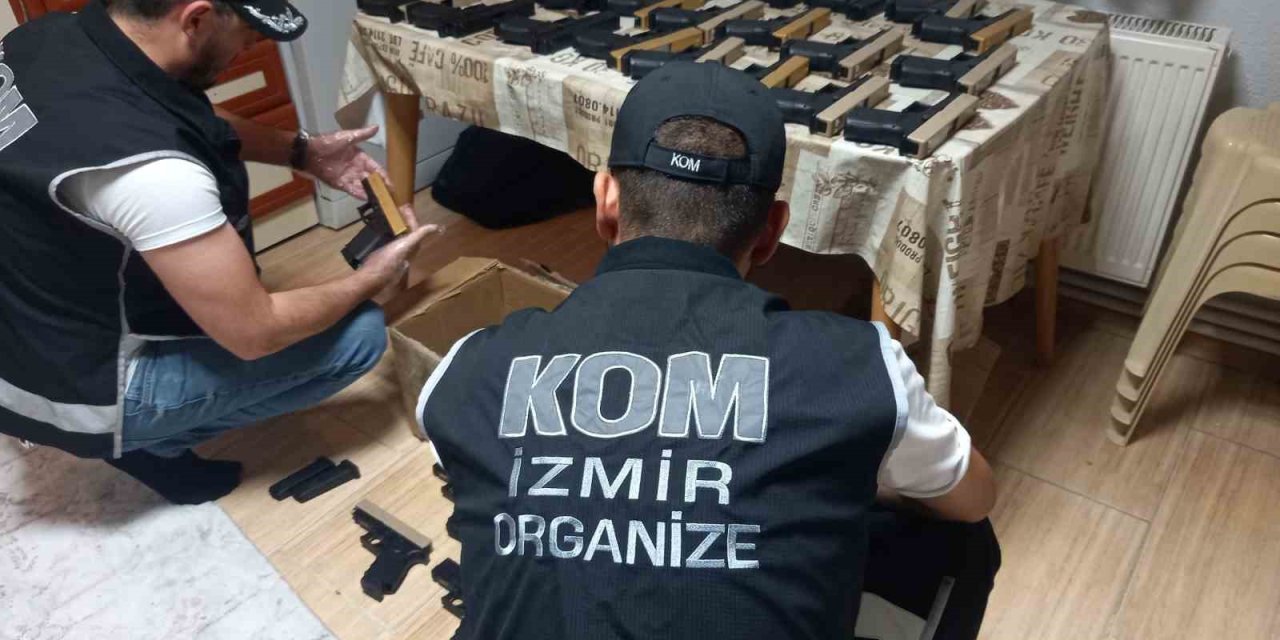 İzmir’de yasa dışı silah ticareti operasyonu: 9 tutuklama