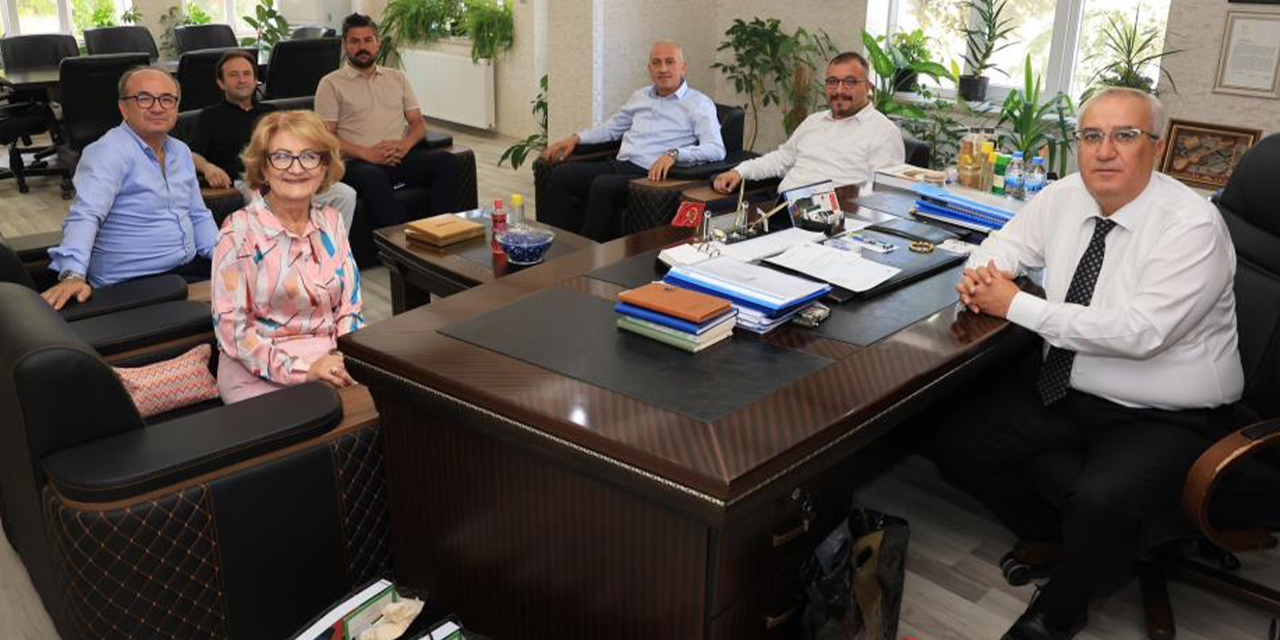 Siyasi nezaket örneği: CHP’li başkanlardan AK Partili Arslan’a tebrik ziyareti