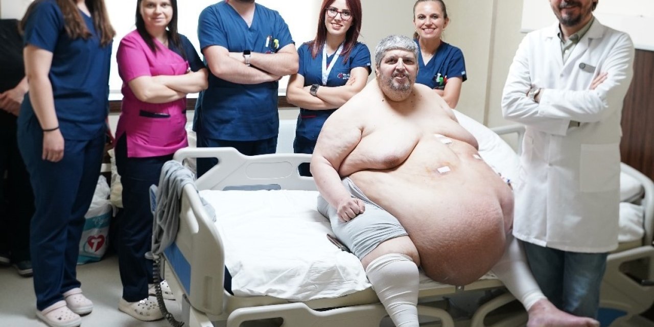310 kiloluk hasta, sedyede geldiği hastaneden yürüyerek çıktı