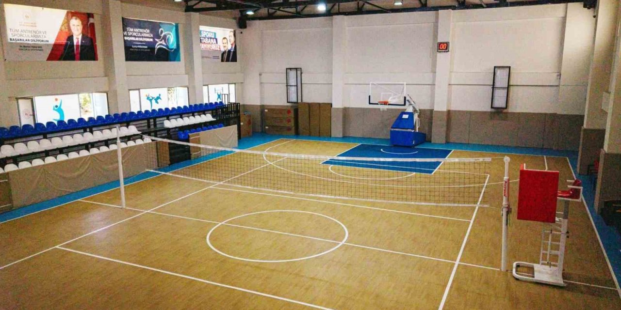 Sultanhisar Gençlik Merkezi ve Spor Salonu açıldı