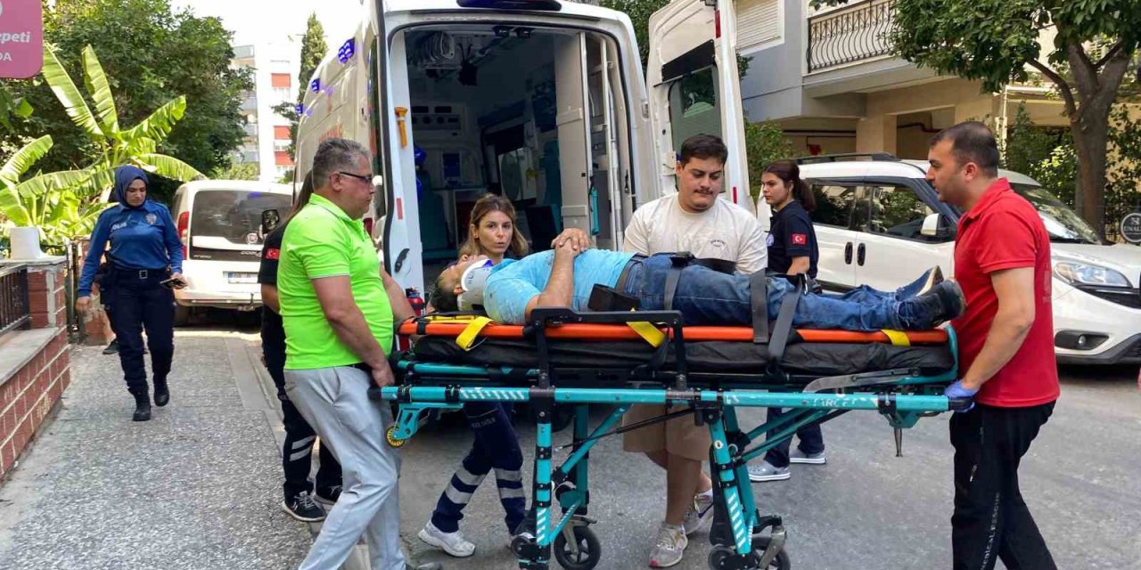Klima tamiri yapmak isterken merdivenden düşen usta yaralandı