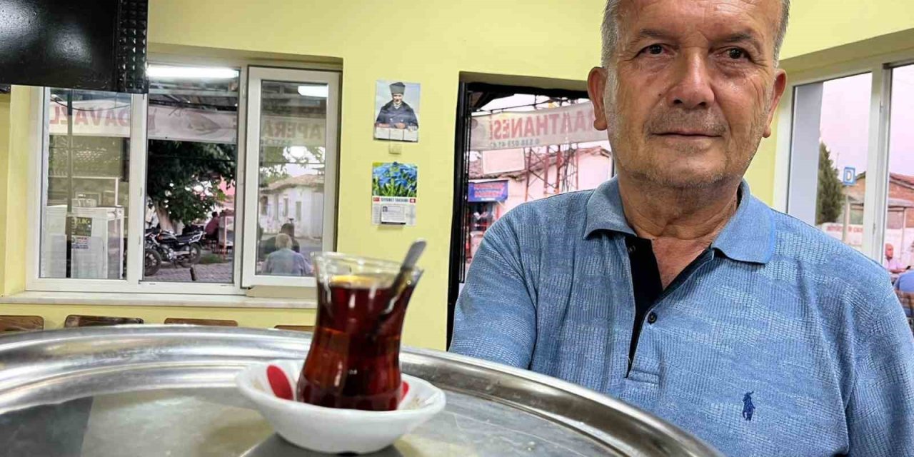 Kahvehane sahiplerinin rekabeti müşteriye yaradı