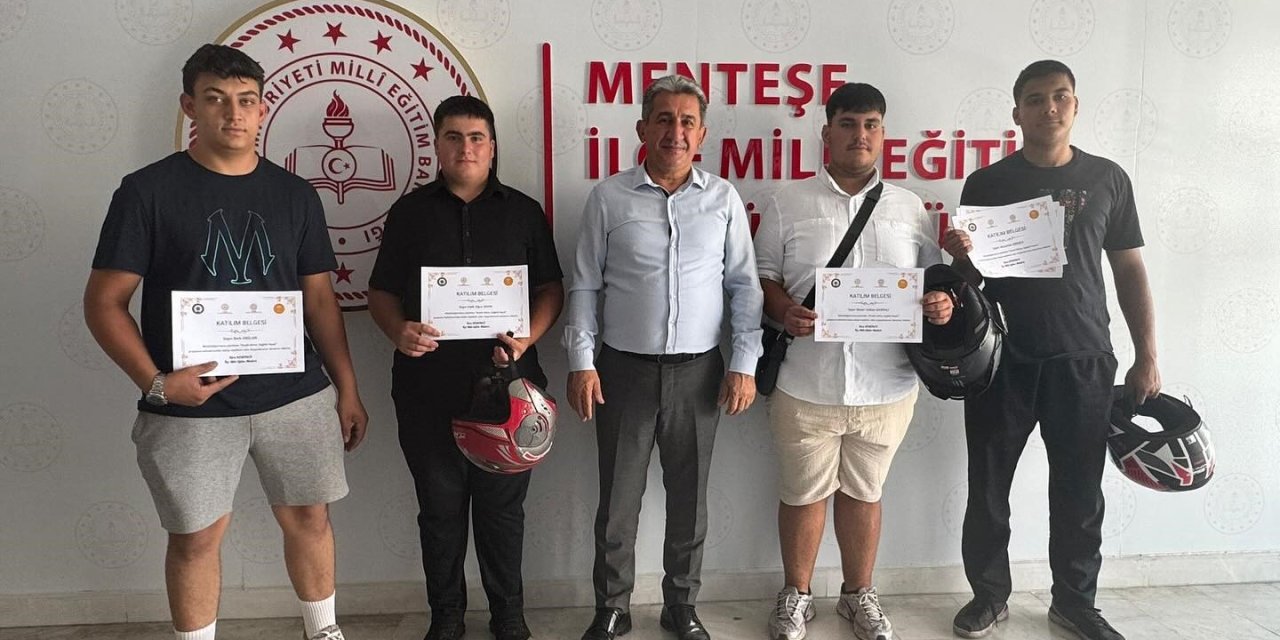 Menteşe’de Kaskom projesinde öğrencilere belgeleri takdim edildi