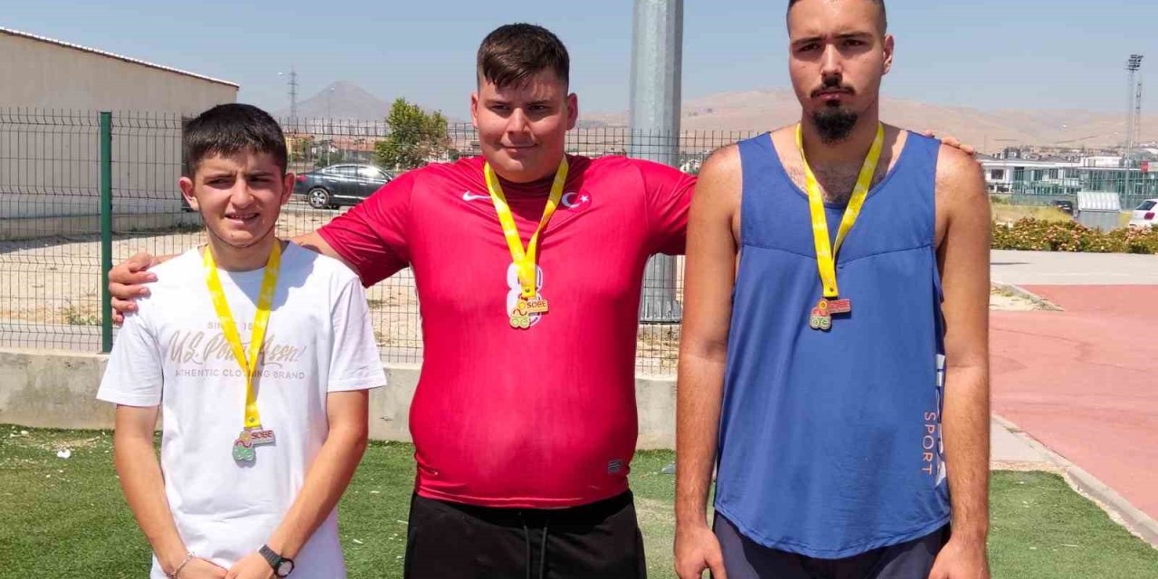 Aydınlı özel sporcular şampiyonada dikkat çekti