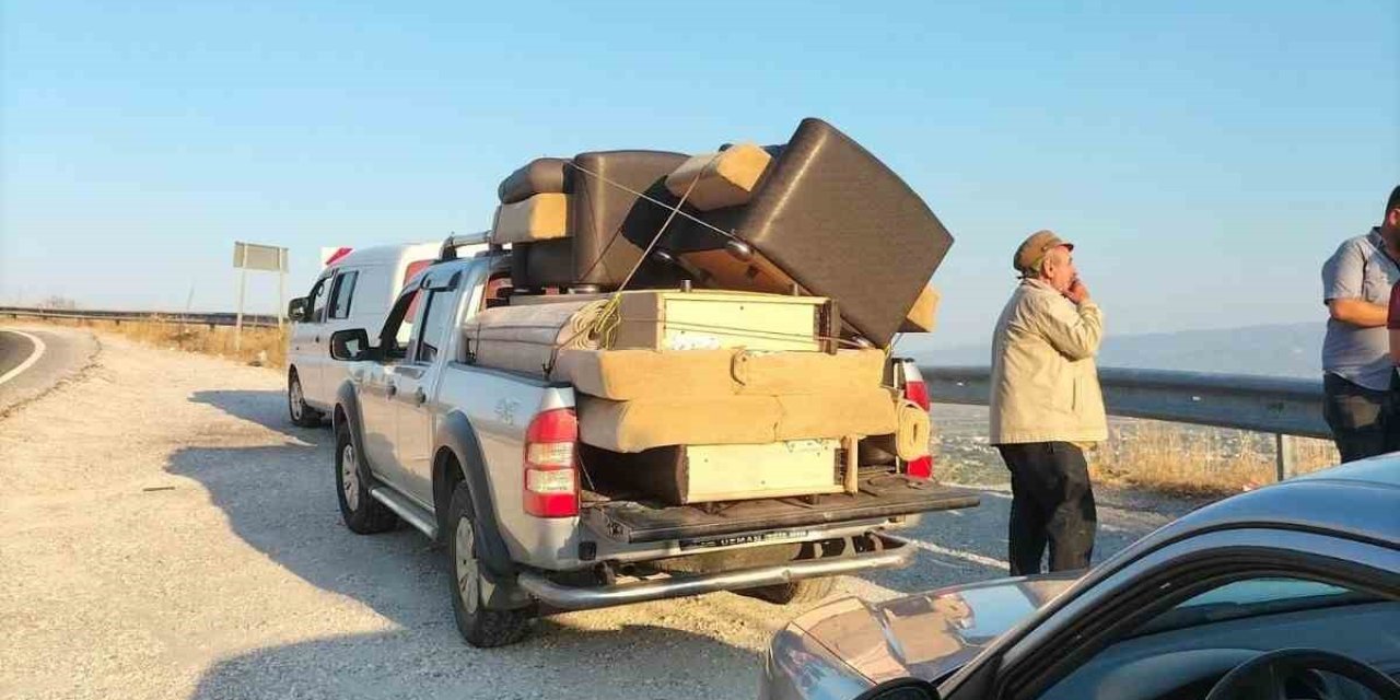 Aydın’dan İzmir’e yardım eli uzandı, topladıkları eşyaları teslim ettiler