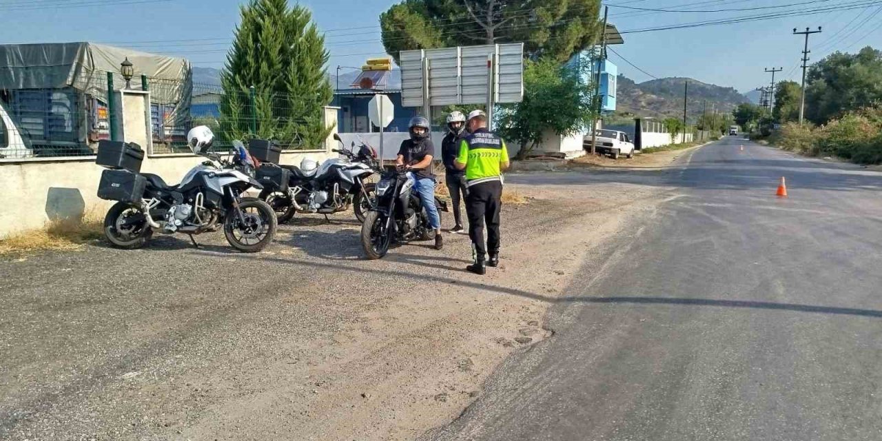 Köşk’te kurallara uymayan 6 sürücüye para cezası