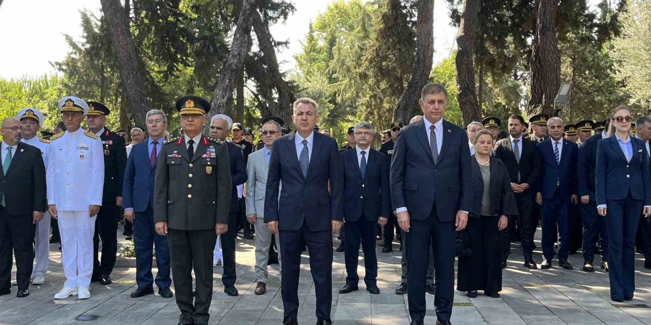İzmir’de 15 Temmuz şehitleri dualarla anıldı