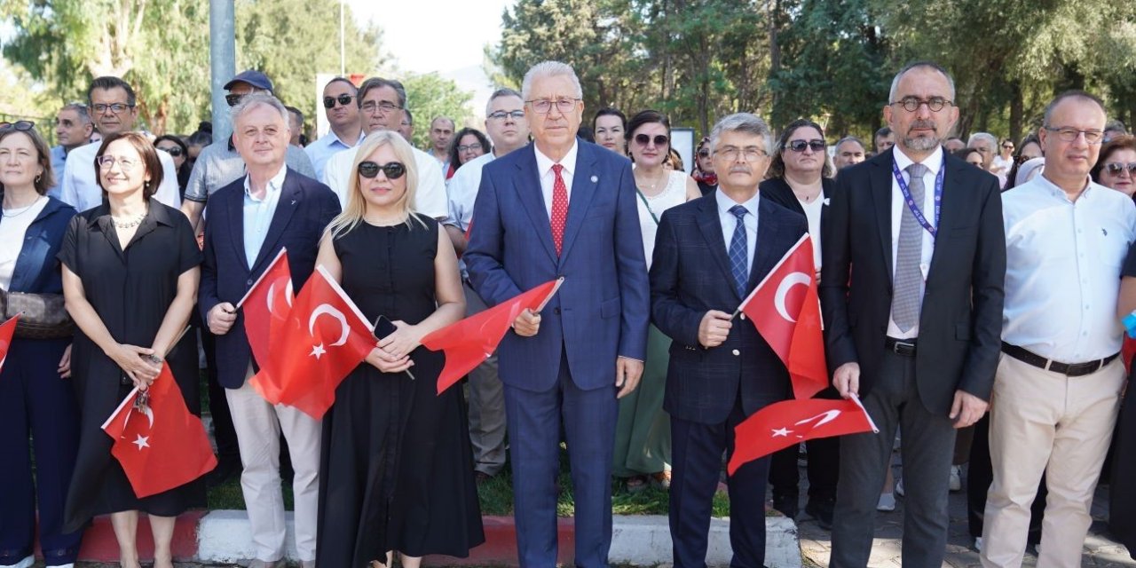 Ege Üniversitesi 15 Temmuz’da bir kez daha tek yürek oldu