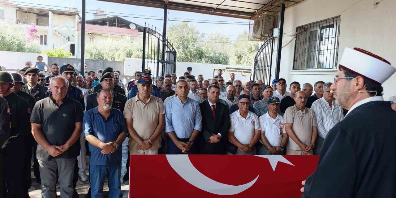 Kıbrıs gazisine askeri törenle veda