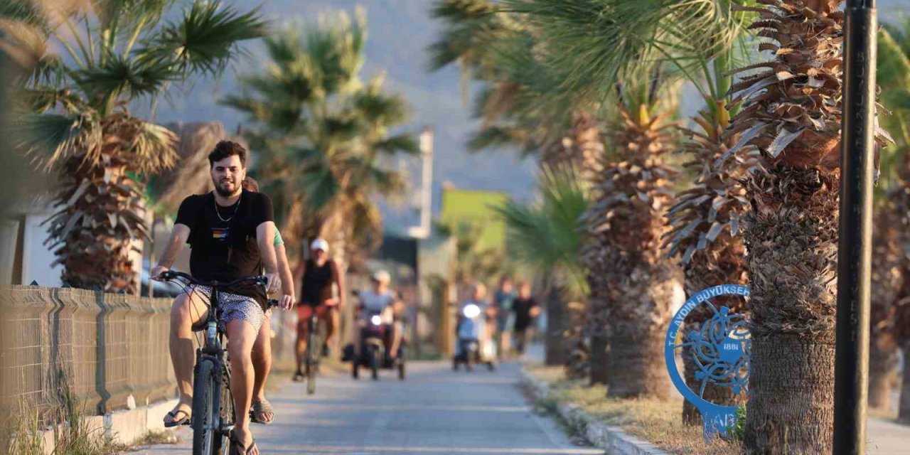 Aydın Büyükşehir Belediyesi Kuşadası’ndaki çalışmalarını sürdürüyor