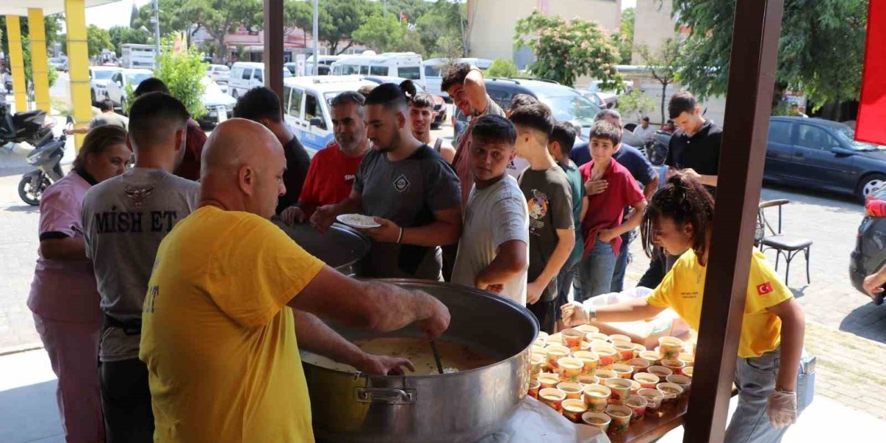 Söke’de sanayi esnafından aşure hayrı