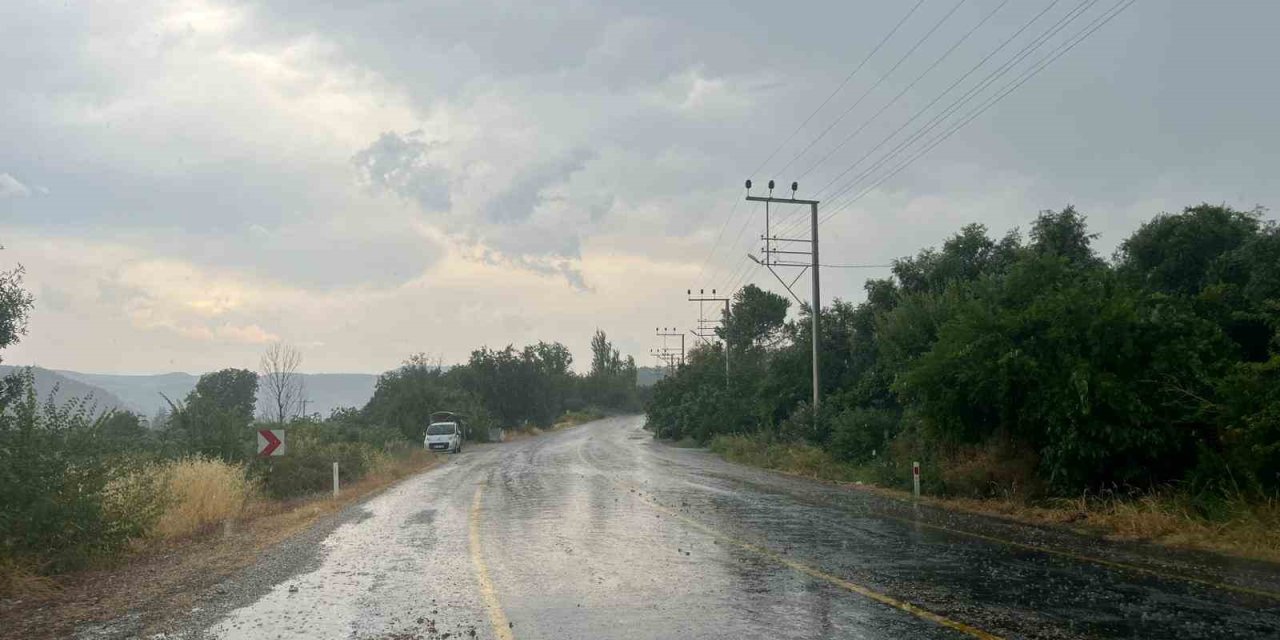 Bozdoğan sağanak yağışla serinledi
